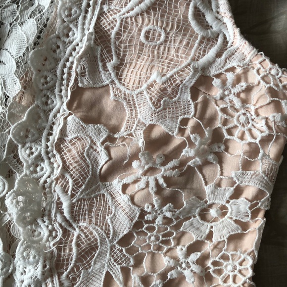 cream and peach lace dress - Picture 2 of 5